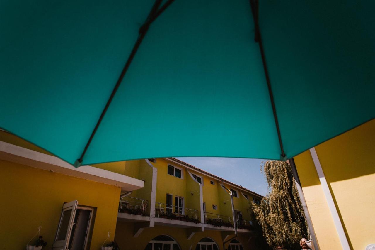 Pension Eclipse Nagyvárad Kültér fotó